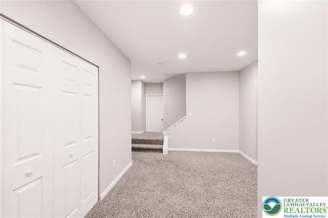 2224 Pembrooke Drive, Lower Macungie Twp, PA 18062