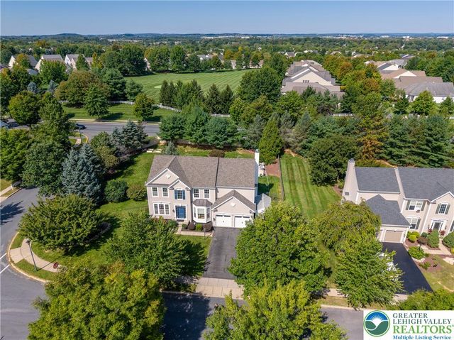 2224 Pembrooke Drive, Lower Macungie Twp, PA 18062