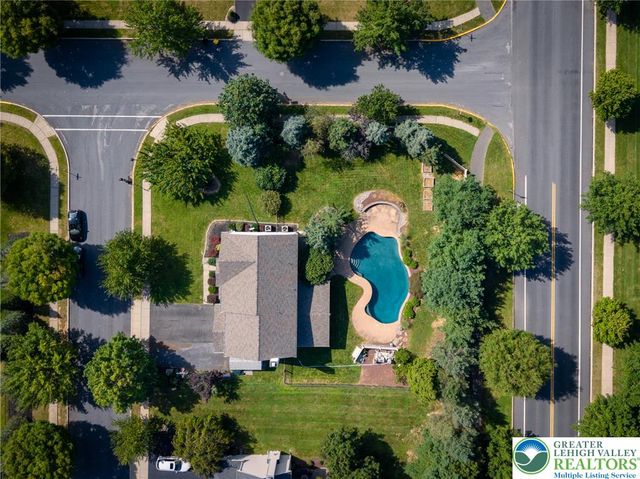 2224 Pembrooke Drive, Lower Macungie Twp, PA 18062