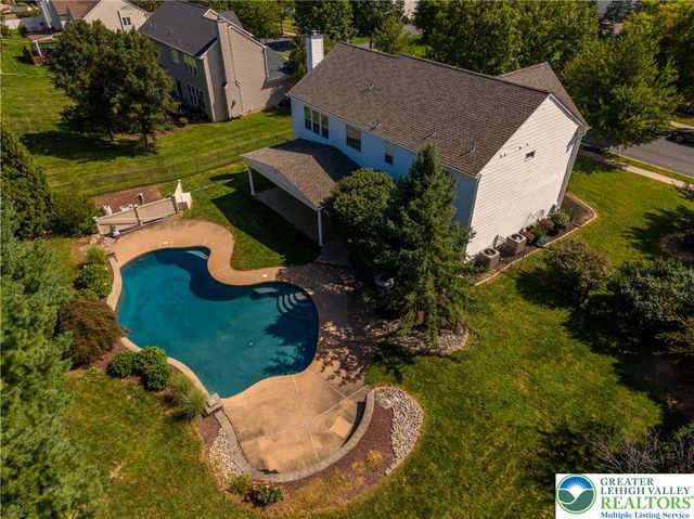 2224 Pembrooke Drive, Lower Macungie Twp, PA 18062