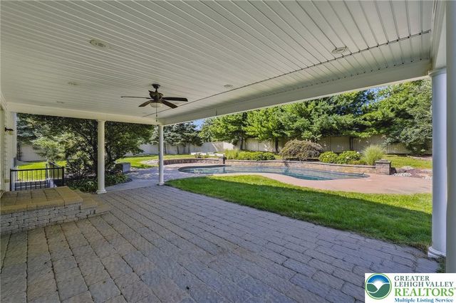2224 Pembrooke Drive, Lower Macungie Twp, PA 18062