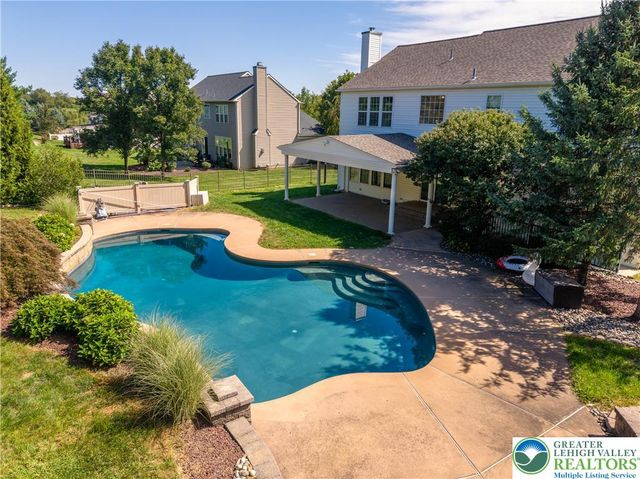 2224 Pembrooke Drive, Lower Macungie Twp, PA 18062
