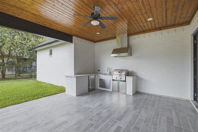 3755 Willow Lake Drive, Lake Charles, LA 70605