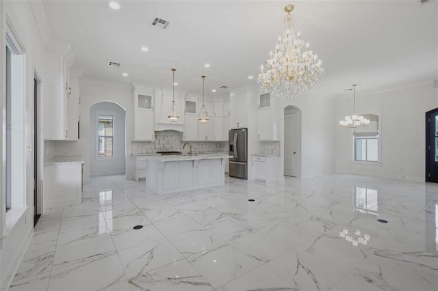 3755 Willow Lake Drive, Lake Charles, LA 70605