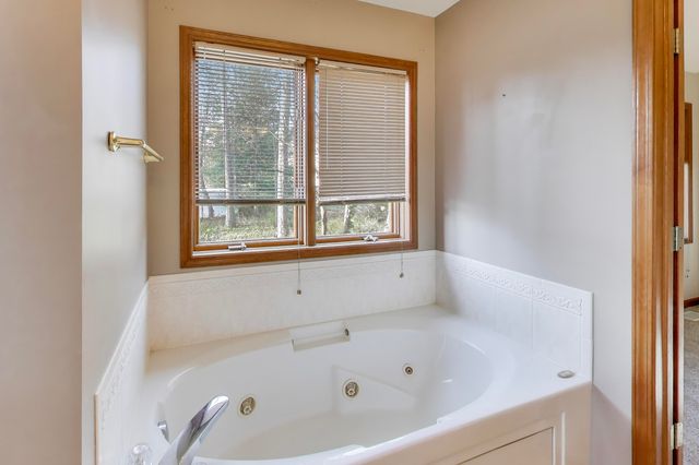 1642 Commodore Lane, Chesterton, IN 46304