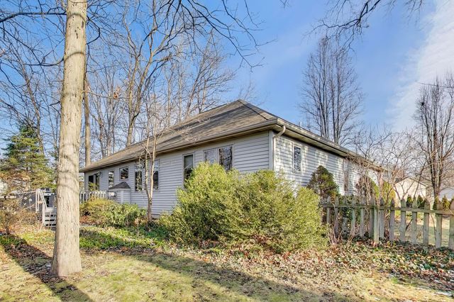 1642 Commodore Lane, Chesterton, IN 46304