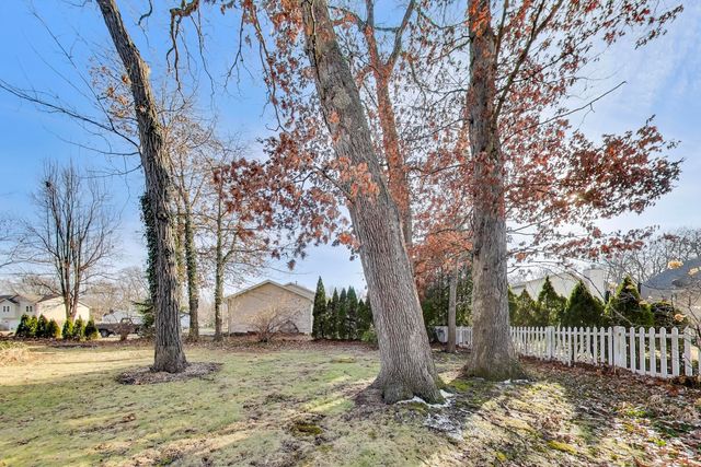 1642 Commodore Lane, Chesterton, IN 46304