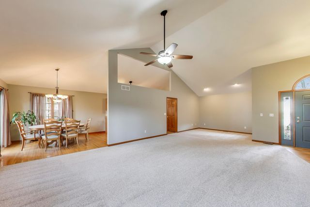 1642 Commodore Lane, Chesterton, IN 46304