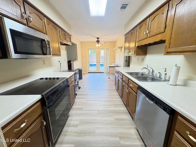 2650 Geneva Drive, Nesbit, MS 38651