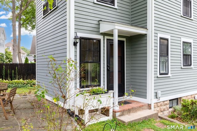 50 Glendale Street, Hamden, CT 06517