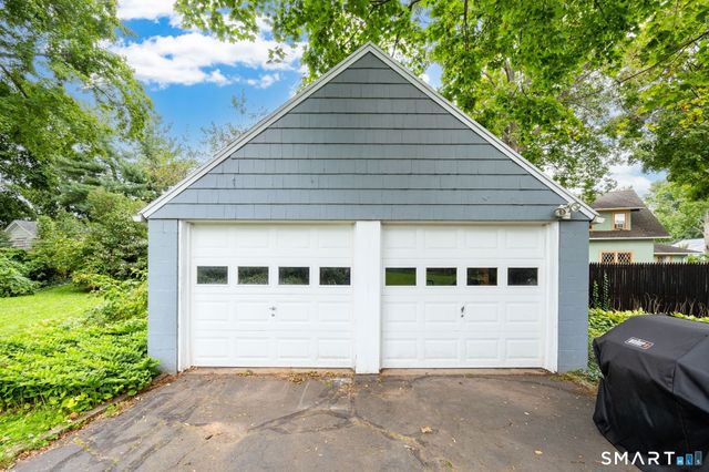 50 Glendale Street, Hamden, CT 06517