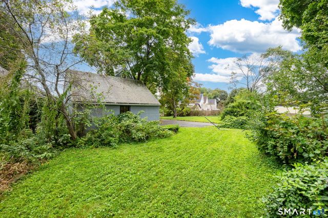 50 Glendale Street, Hamden, CT 06517