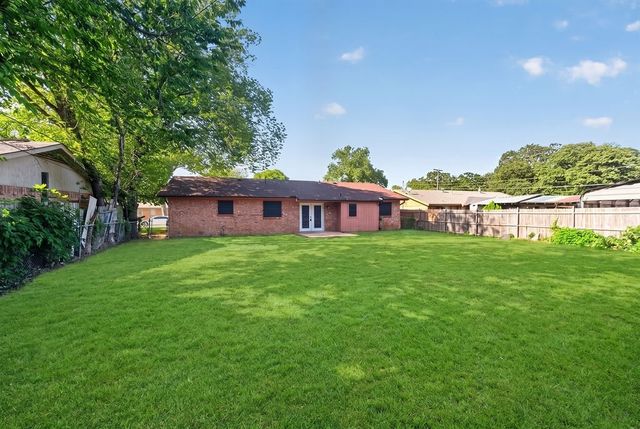 3856 Brambleton Place, Forest Hill, TX 76119