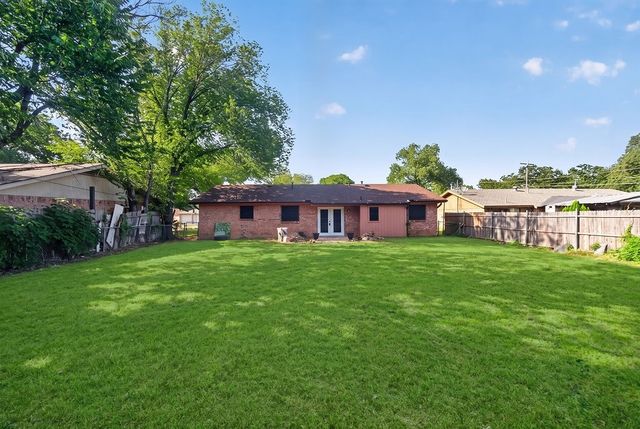 3856 Brambleton Place, Forest Hill, TX 76119