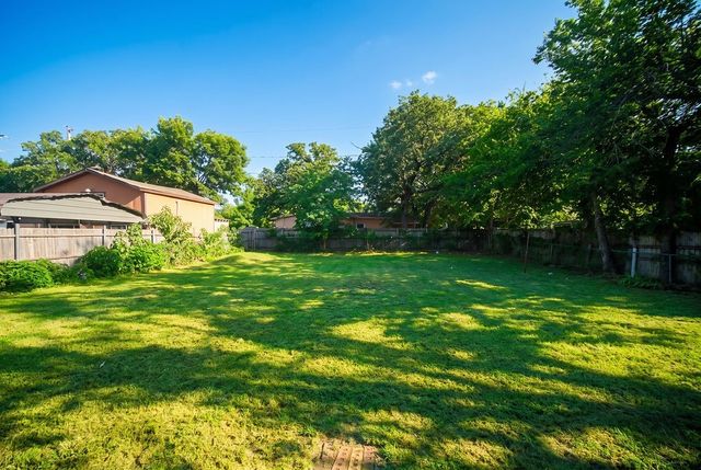 3856 Brambleton Place, Forest Hill, TX 76119