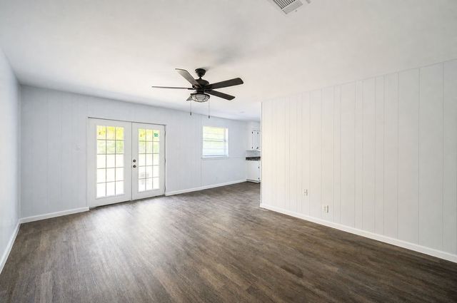 3856 Brambleton Place, Forest Hill, TX 76119