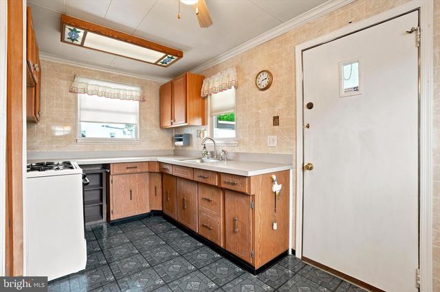 35 ELM AVE, Jenkintown, PA 19046