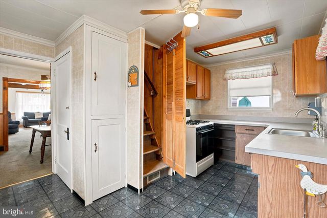 35 ELM AVE, Jenkintown, PA 19046