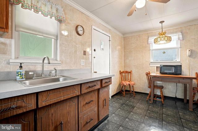 35 ELM AVE, Jenkintown, PA 19046