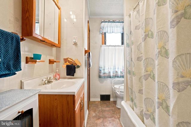 35 ELM AVE, Jenkintown, PA 19046