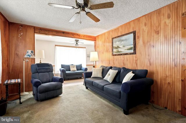 35 ELM AVE, Jenkintown, PA 19046