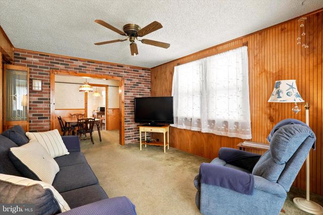 35 ELM AVE, Jenkintown, PA 19046