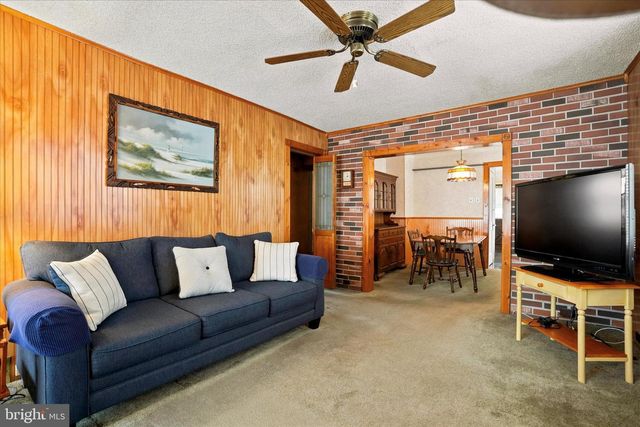 35 ELM AVE, Jenkintown, PA 19046