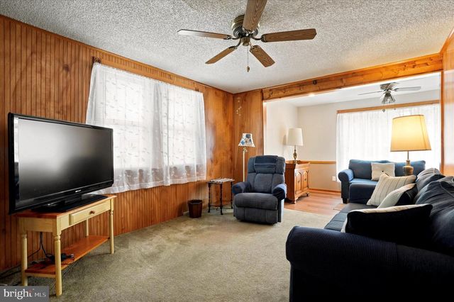 35 ELM AVE, Jenkintown, PA 19046