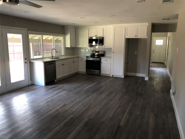 4059 Random Circle, Garland, TX 75043