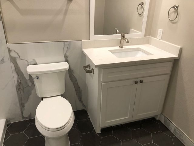 4059 Random Circle, Garland, TX 75043