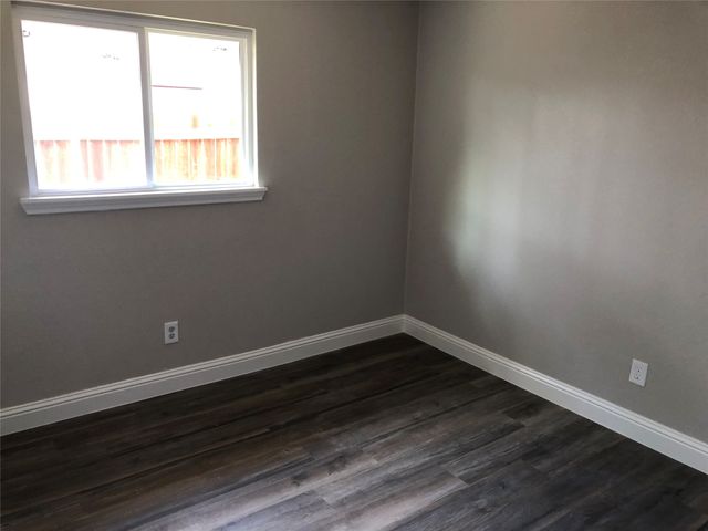 4059 Random Circle, Garland, TX 75043