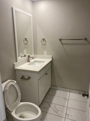 4059 Random Circle, Garland, TX 75043