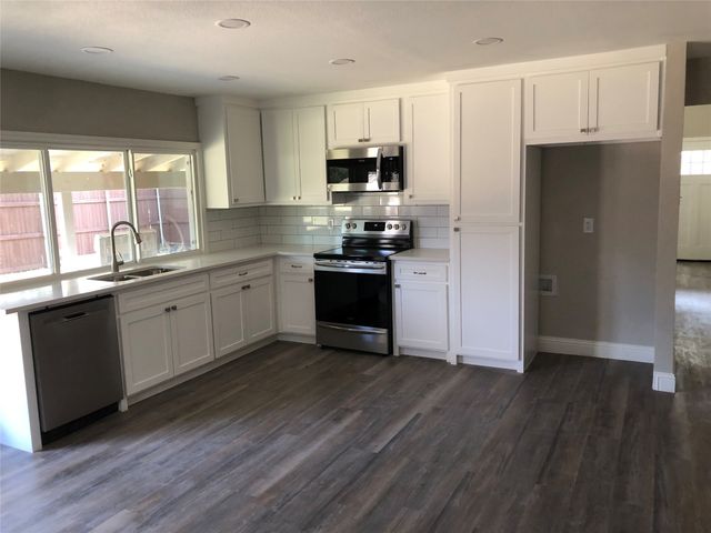 4059 Random Circle, Garland, TX 75043