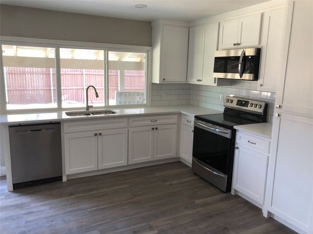 4059 Random Circle, Garland, TX 75043