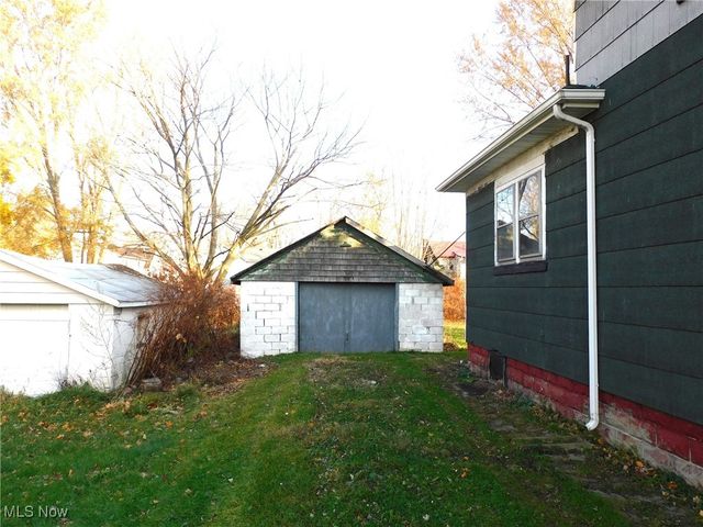 386 Washington Street, Conneaut, OH 44030