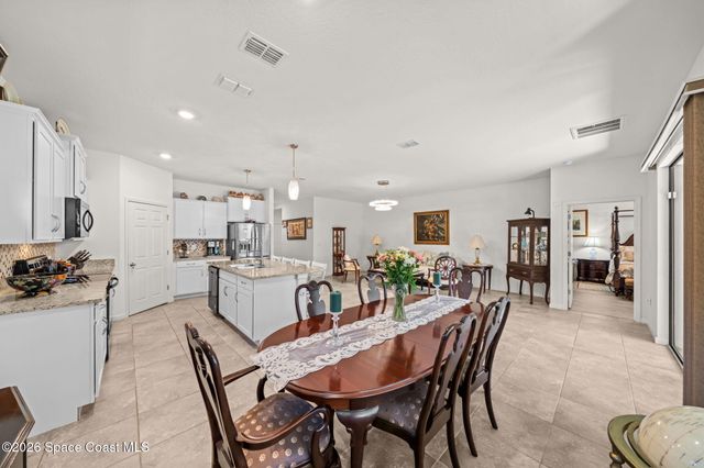 916 Old Country SE, Palm Bay, FL 32909