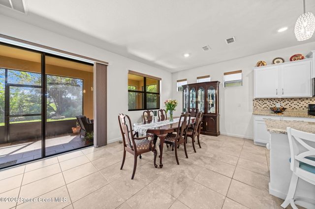 916 Old Country SE, Palm Bay, FL 32909