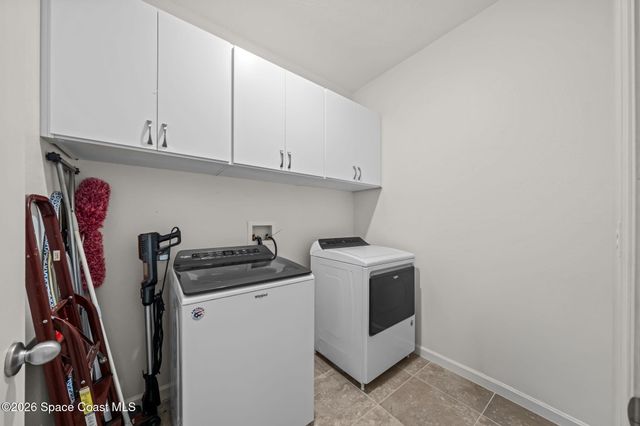 916 Old Country SE, Palm Bay, FL 32909