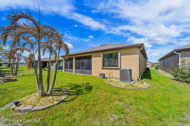 916 Old Country SE, Palm Bay, FL 32909