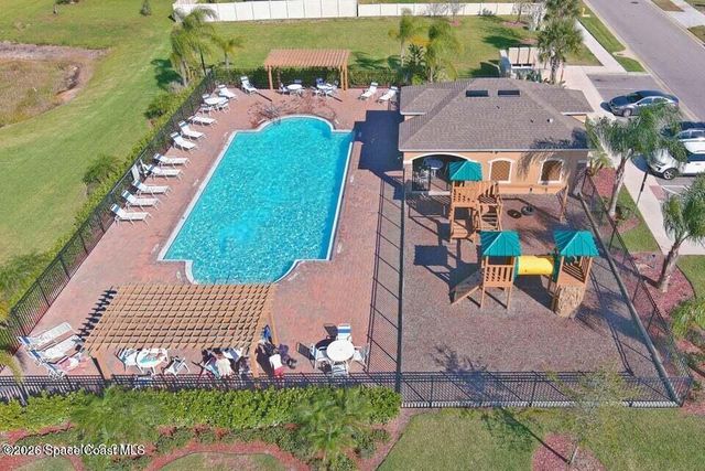 916 Old Country SE, Palm Bay, FL 32909