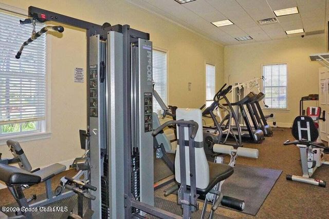 916 Old Country SE, Palm Bay, FL 32909