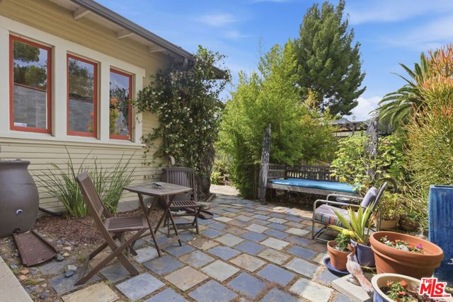 1842 Phillips Way, Los Angeles, CA 90042