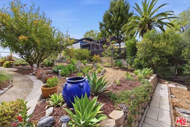 1842 Phillips Way, Los Angeles, CA 90042