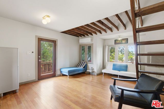 1842 Phillips Way, Los Angeles, CA 90042