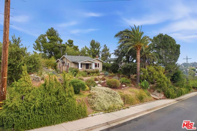 1842 Phillips Way, Los Angeles, CA 90042