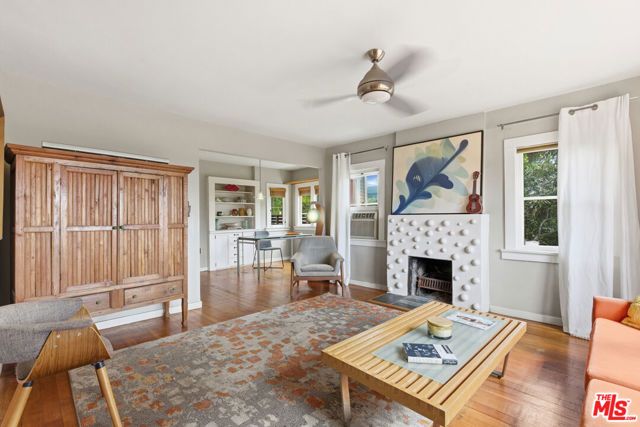 1842 Phillips Way, Los Angeles, CA 90042