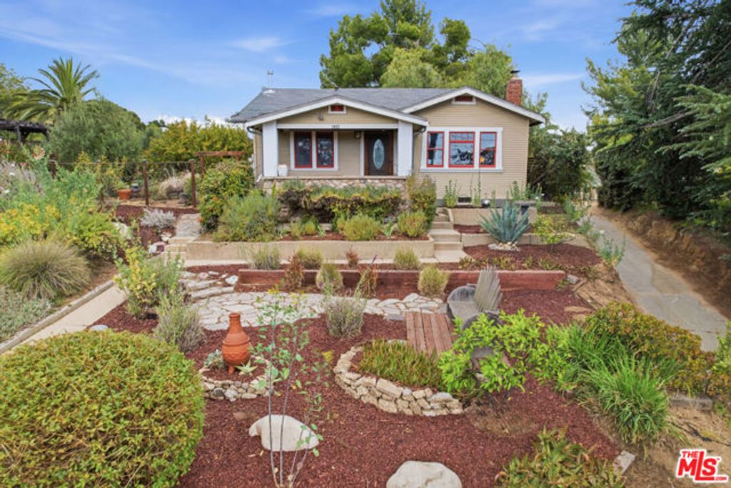 1842 Phillips Way, Los Angeles, CA 90042