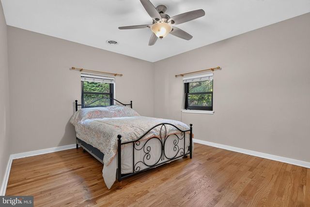 914 SOMERSET LN, York, PA 17403