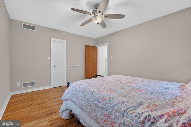 914 SOMERSET LN, York, PA 17403