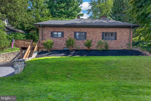 914 SOMERSET LN, York, PA 17403